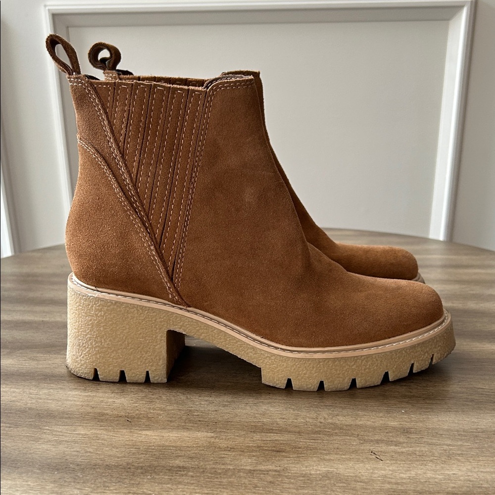 Dolce Vita Tan Suede Ankle Booties Harte H2O size 8 ladies
